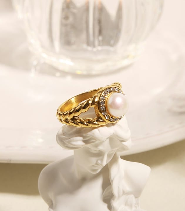 Precious Metals Ring Detail